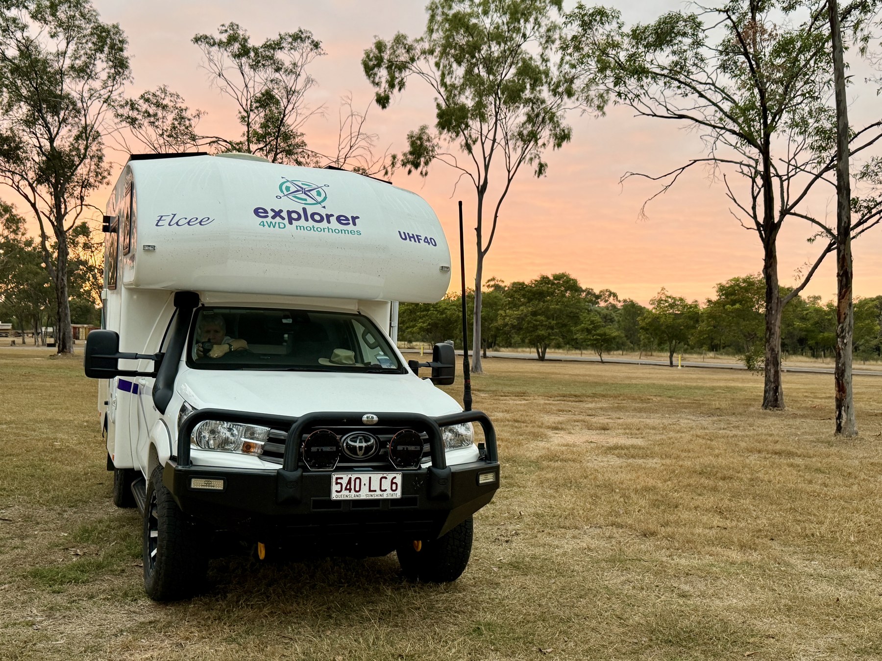 Elcee at Clermont in the early morning light before departure